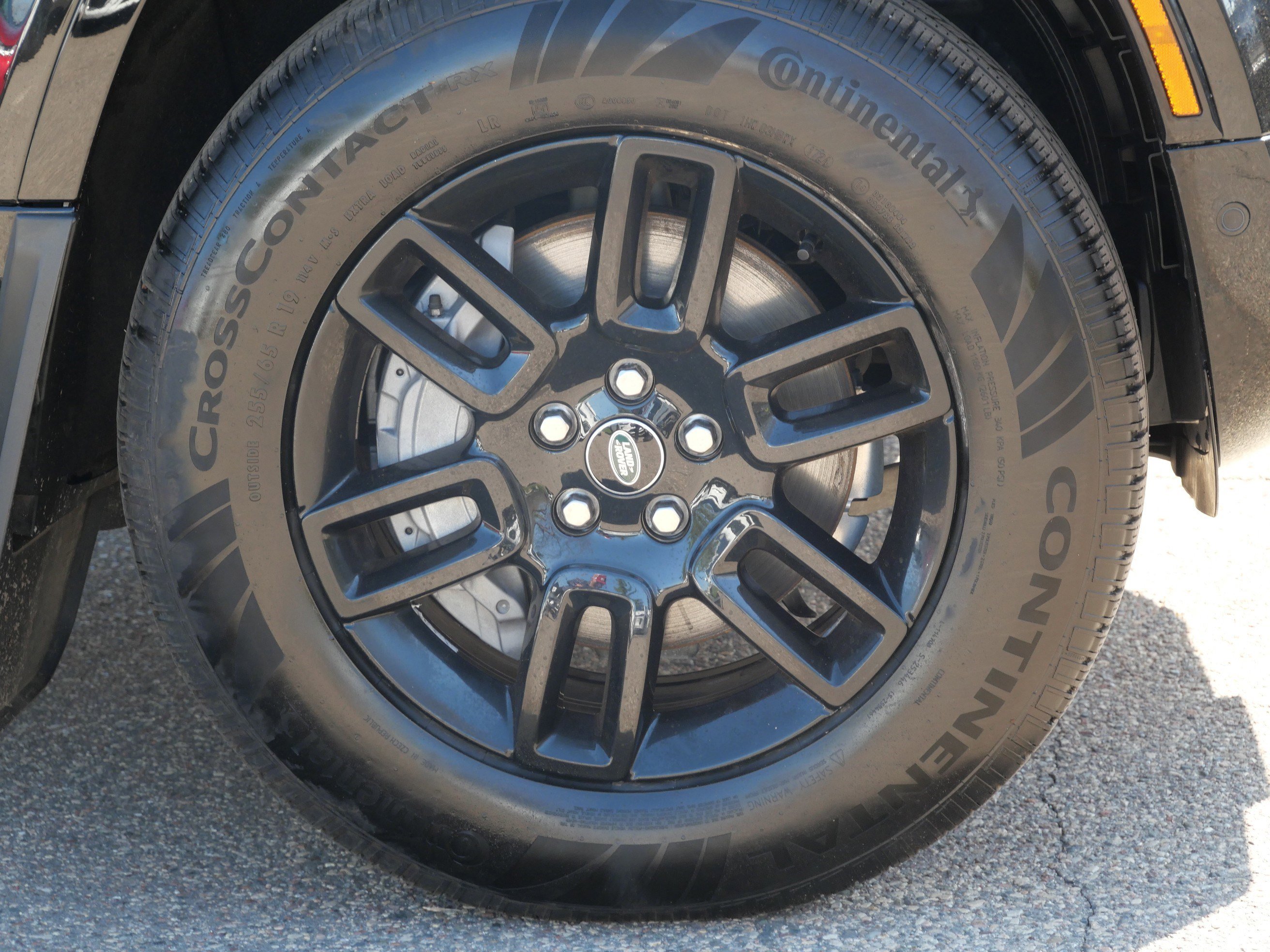 Used 2022 SANTORINI BLACK Land Rover X-Dynamic SE image 7