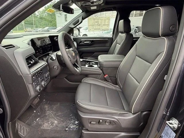 2025 Chevrolet Suburban Premier - Photo 13