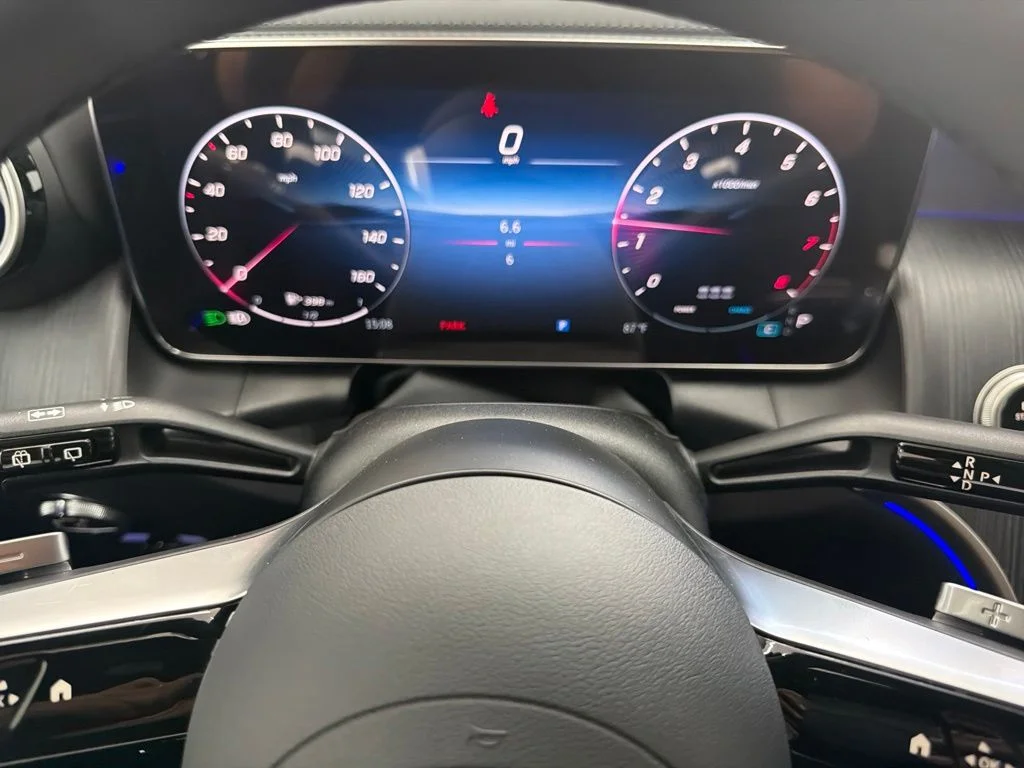 New 2027 Black Mercedes-Benz GLC 300 image 31