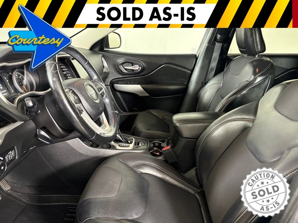 Used 2018 Silver Jeep Latitude Plus image 21