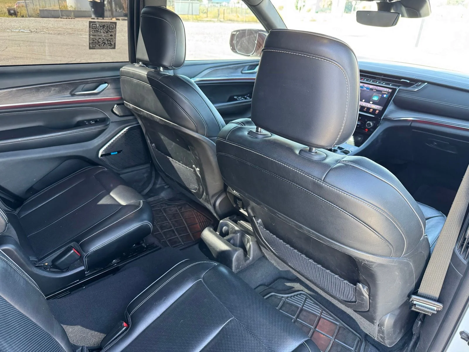 Used 2024 White Jeep Overland image 14
