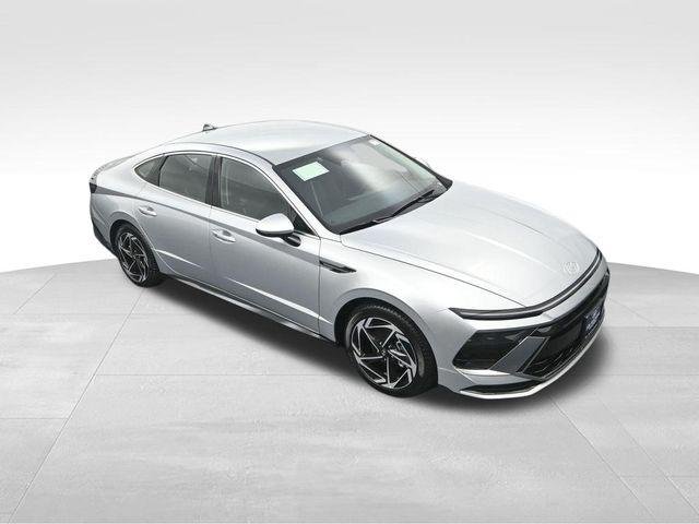 New 2026 Silver Hyundai SEL Sport image 22