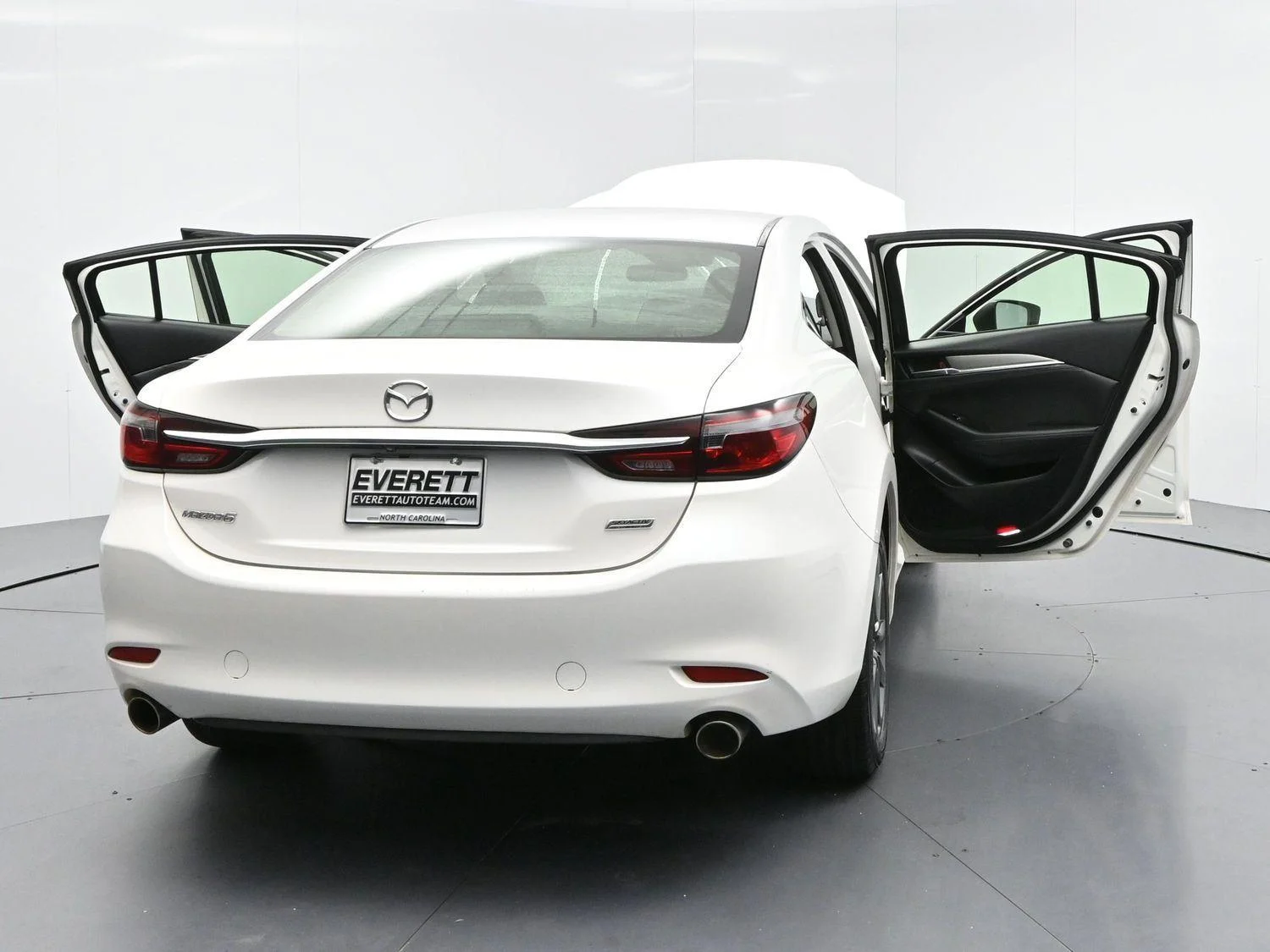 Used 2018 Snowflake White Pearl Mica Mazda Sport image 35