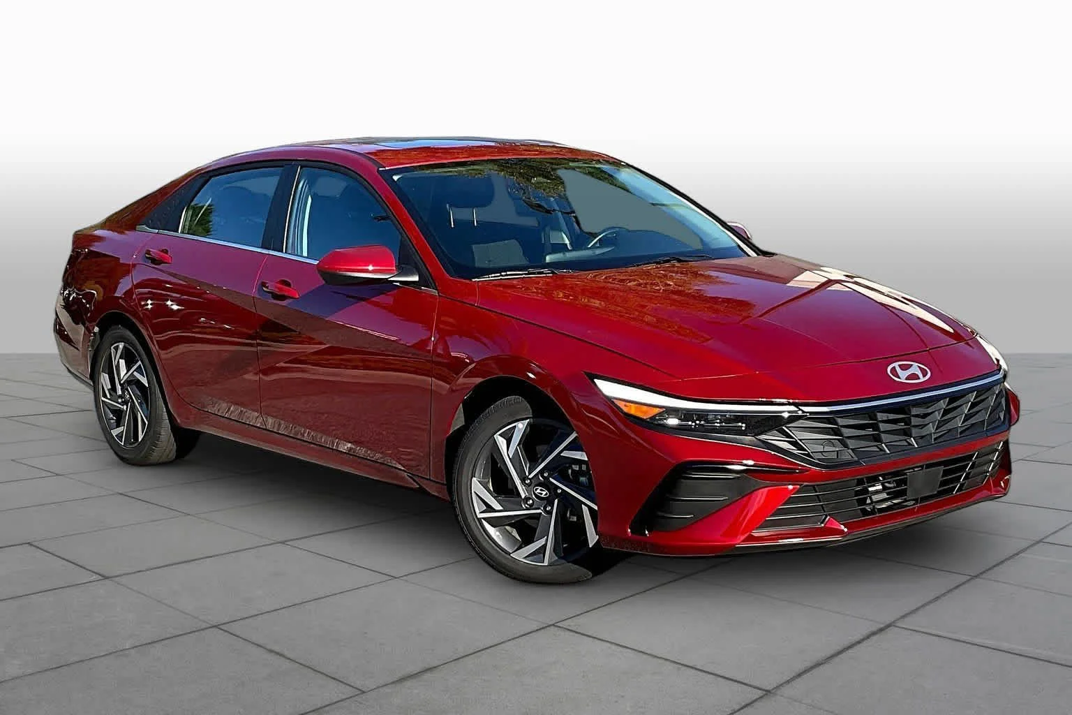 Used 2025 Ultimate Red Hyundai SEL Convenience image 3