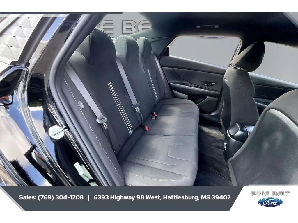Used 2025 Abyss Black Hyundai SEL Sport image 20