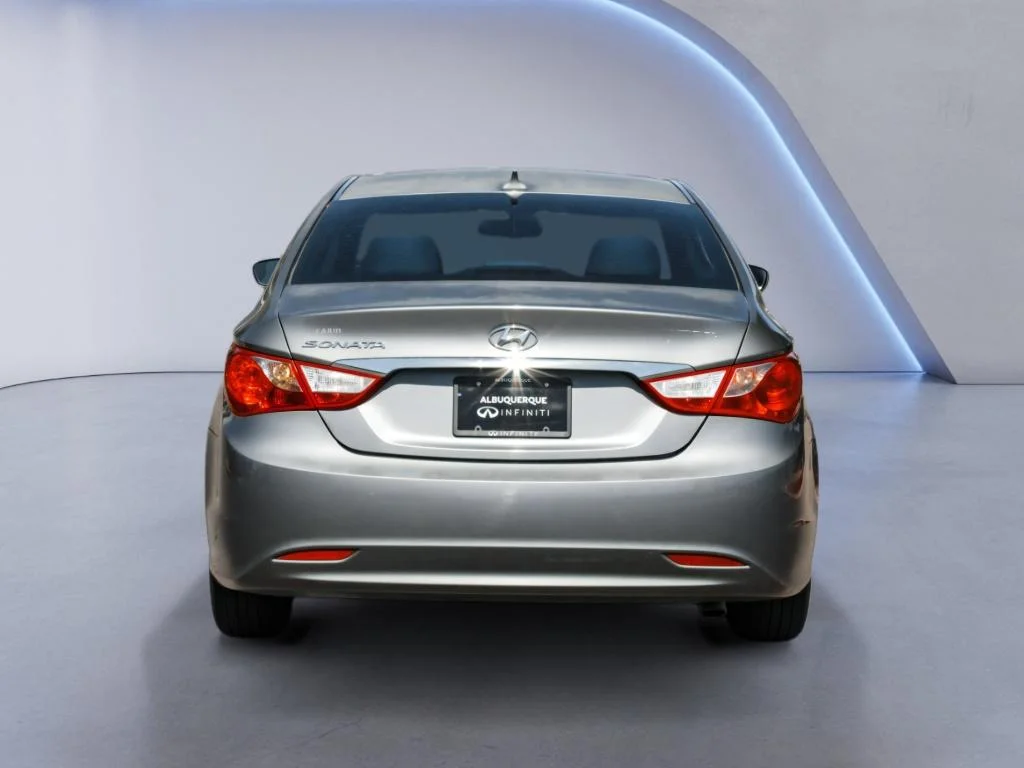 Used 2013 Harbor Gray Metallic Hyundai GLS image 6