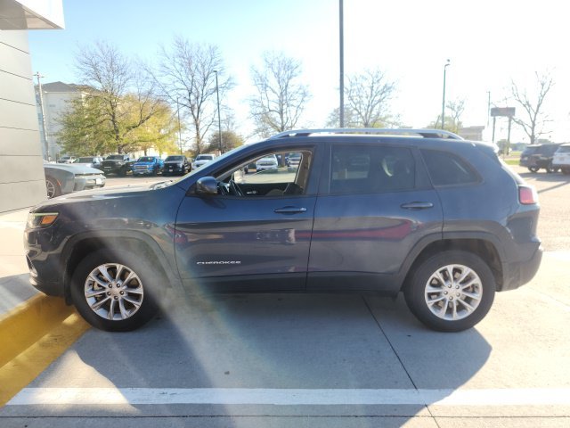 Certified Used 2021 Blue Jeep Latitude image 2