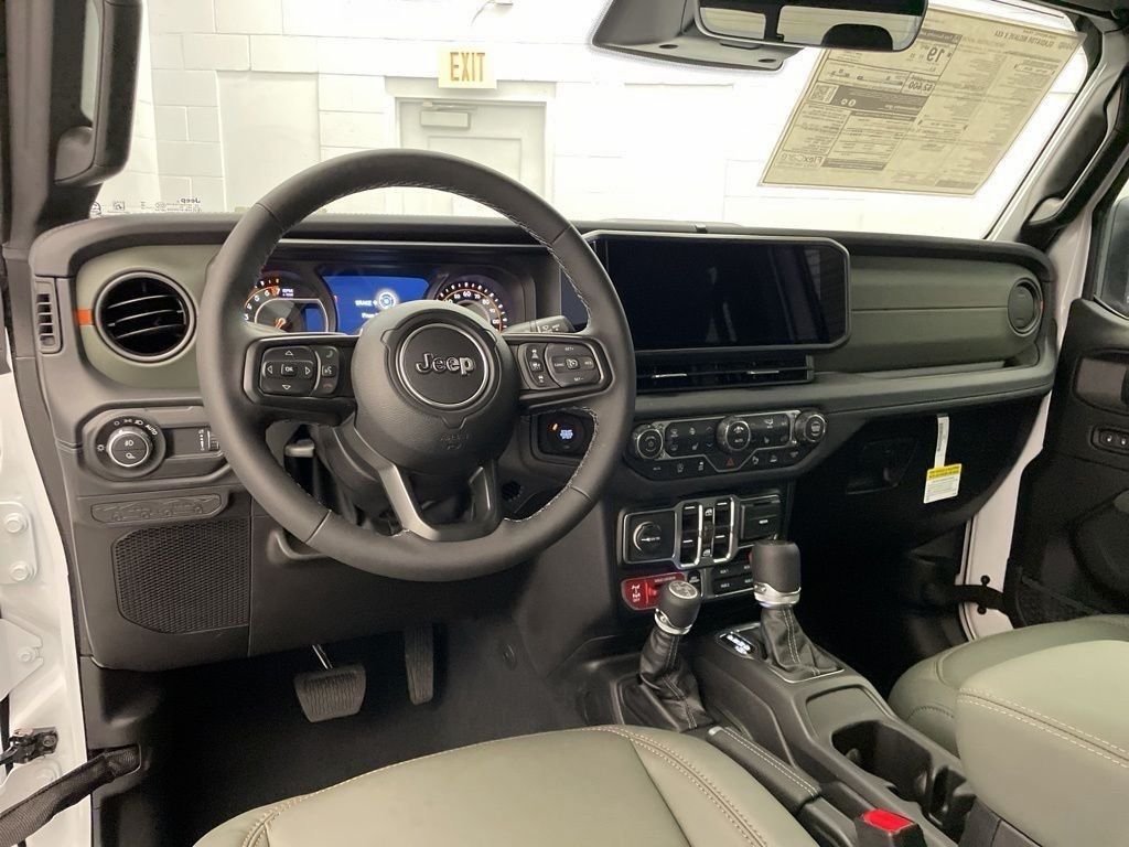 New 2026 Bright White Clear-Coat Exterior Paint Jeep Mojave X image 10