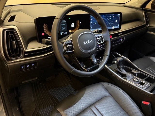 Used 2025 Everlasting Silver Kia X-Line EX image 17