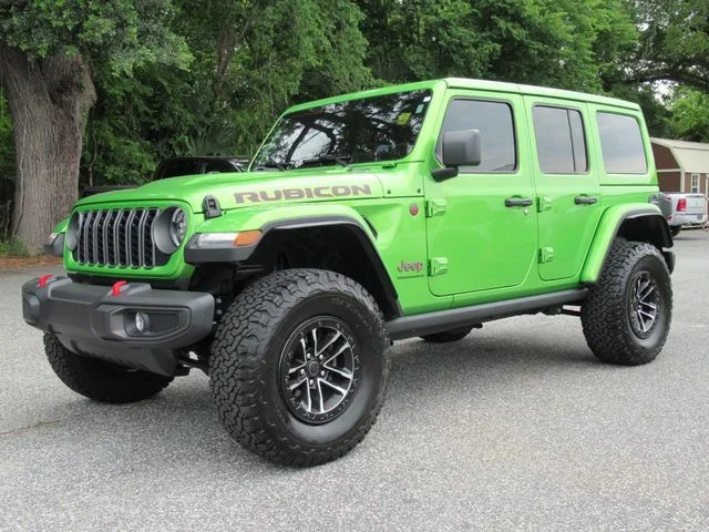 Certified Used 2025  Jeep Rubicon image 3