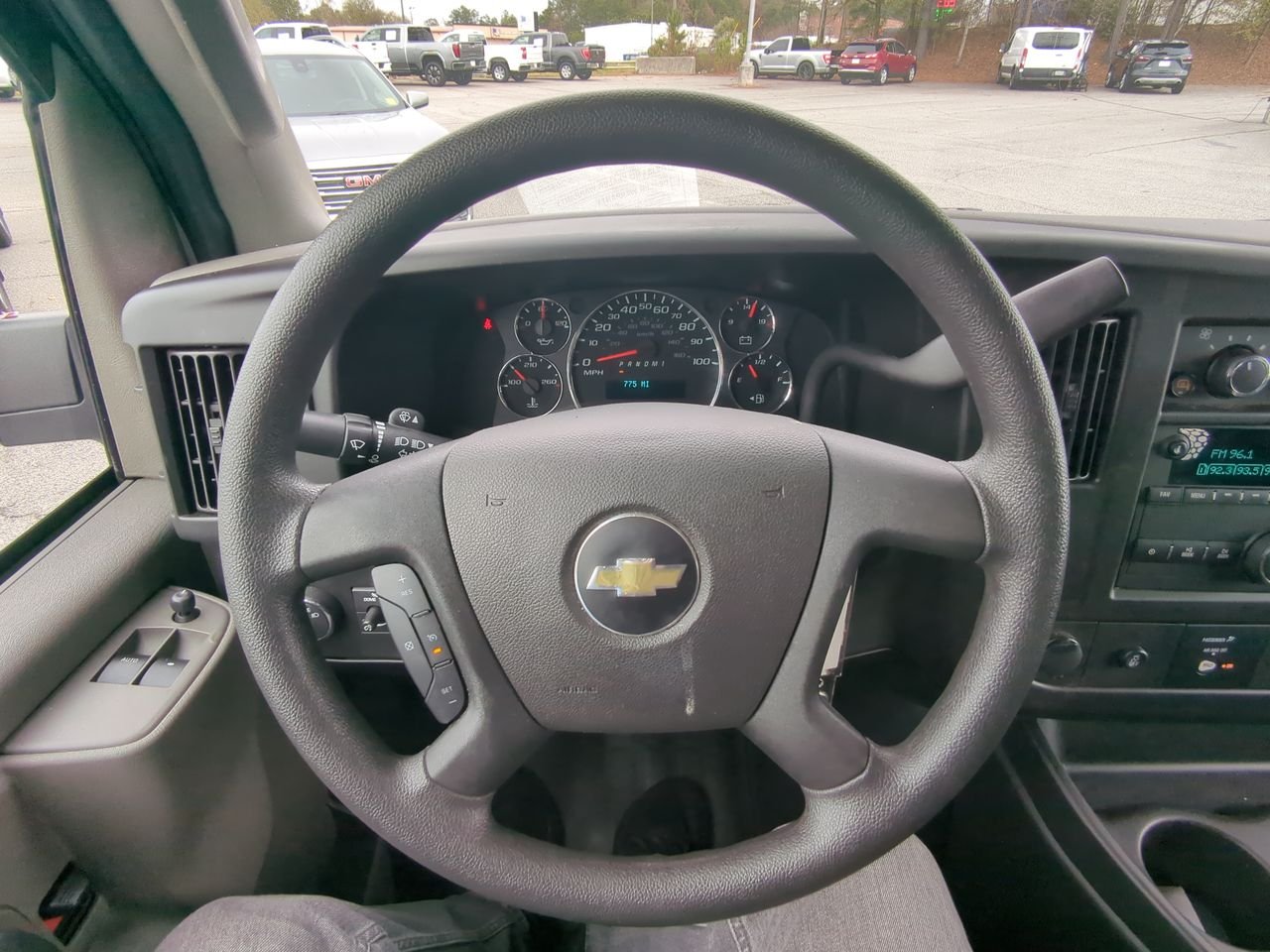 2024 GMC Savana Cargo Work Van - Photo 44