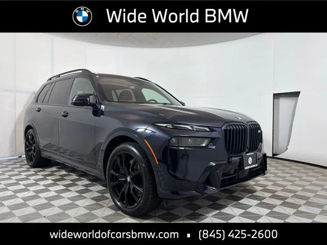 2025 BMW X7 M60i's photo