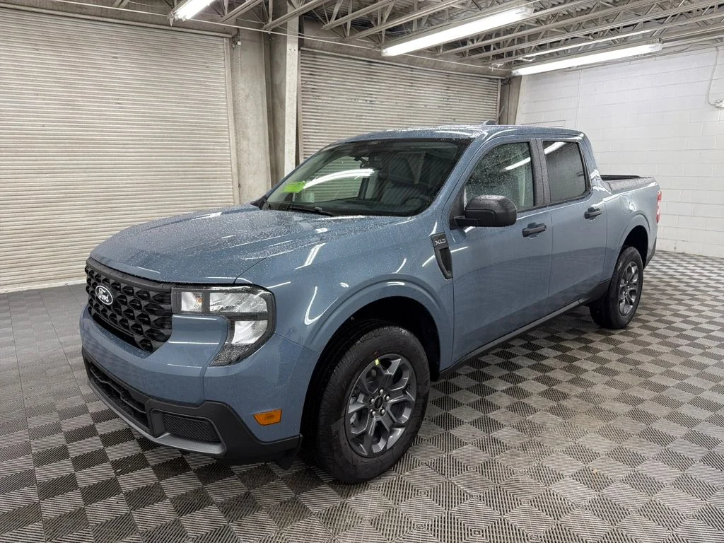 New 2026 Gray Ford XLT image 13