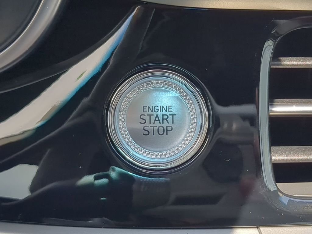 2026 GENESIS G70 Standard - Photo 26