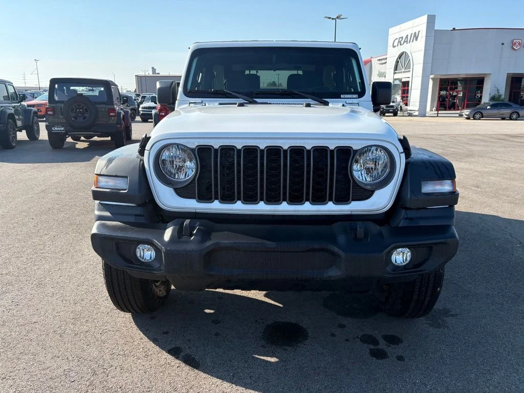 New 2026 Bright White Clear-Coat Exterior Paint Jeep Sport image 2
