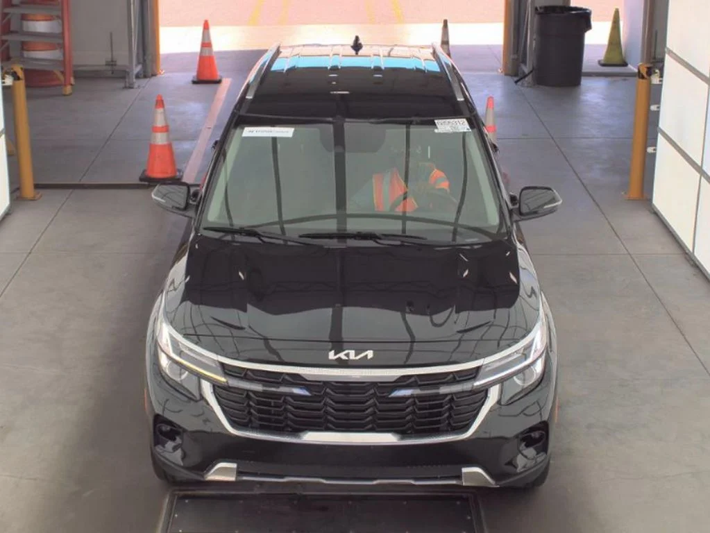 Used 2024 Black Kia S image 2