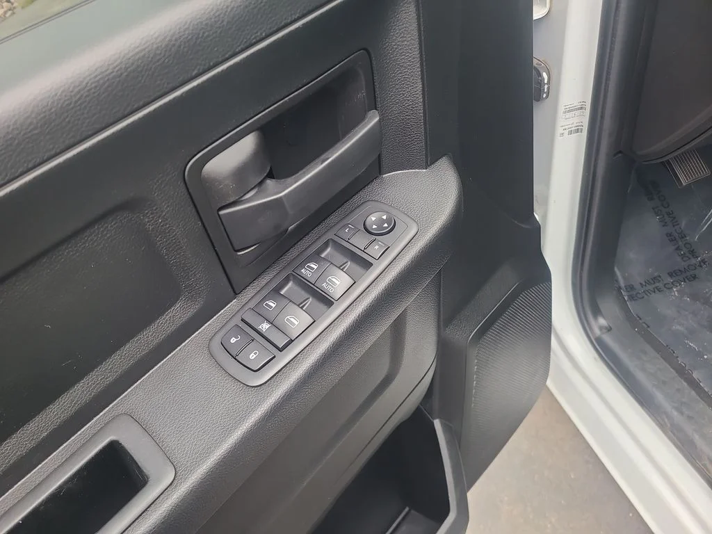 Used 2019 White Ram Express image 21