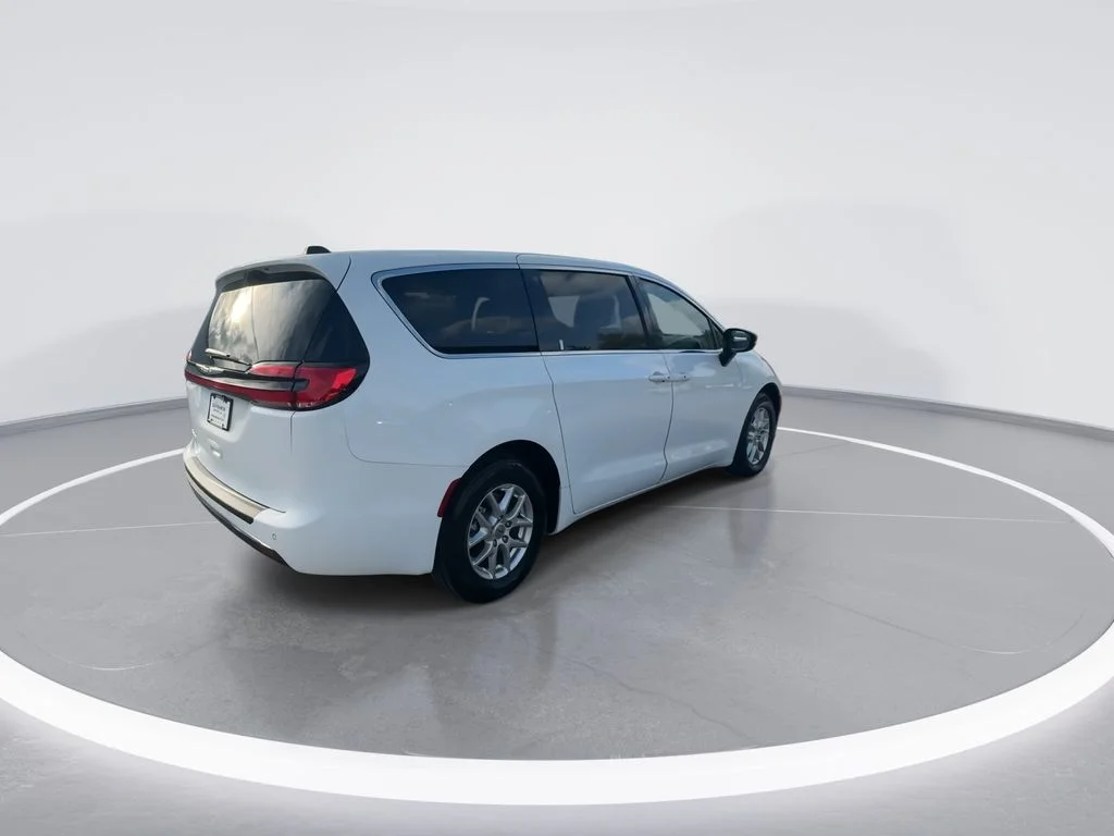 Used 2024 White Chrysler Touring L image 8