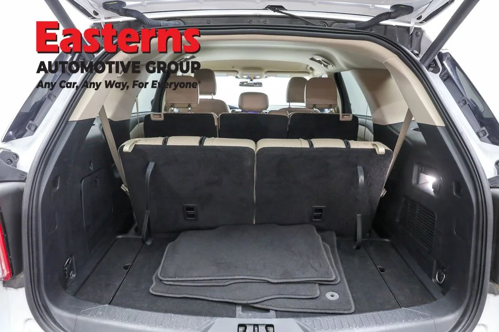 Used 2023 White Ford XLT image 9