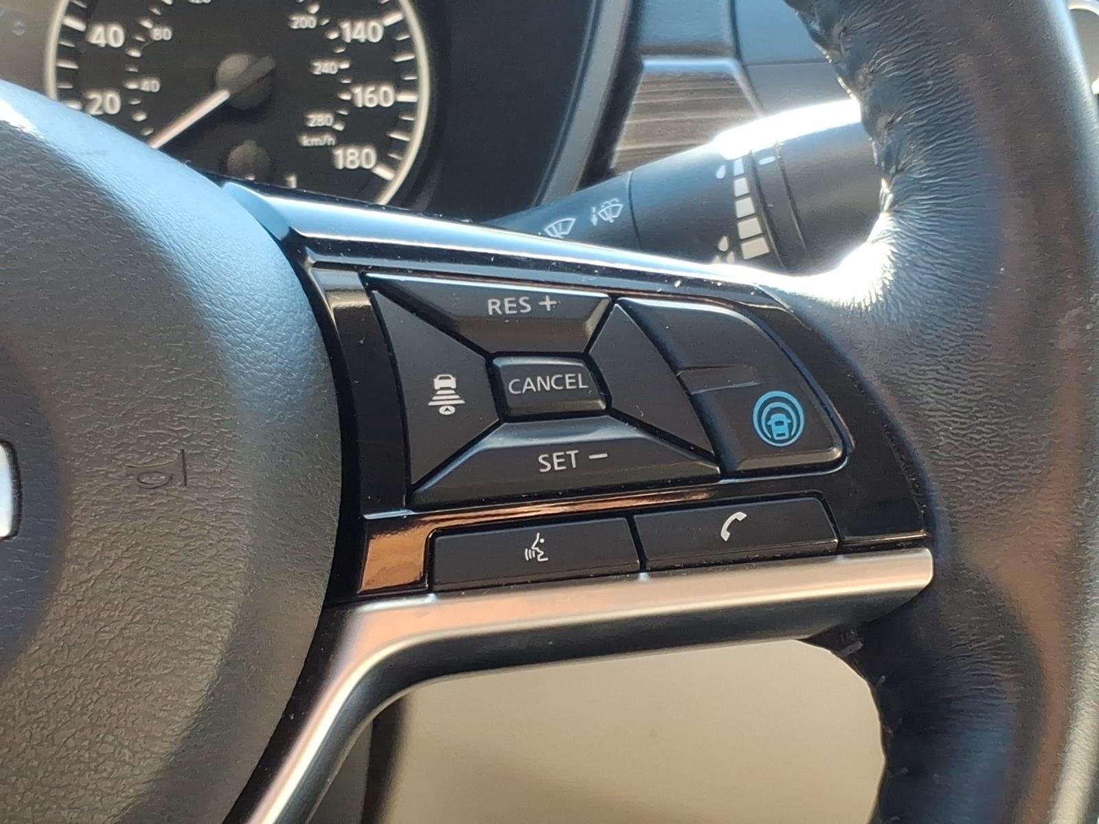 Used 2020 Pearl White Tricoat Nissan 2.0 Platinum image 26