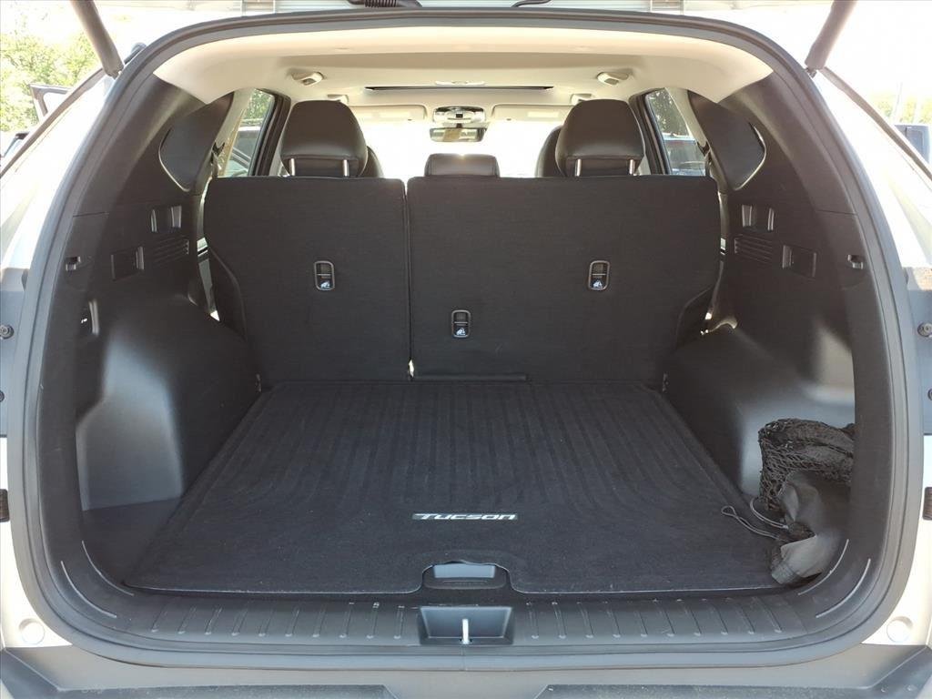 Used 2024 Shimmering Silver Hyundai SEL image 13