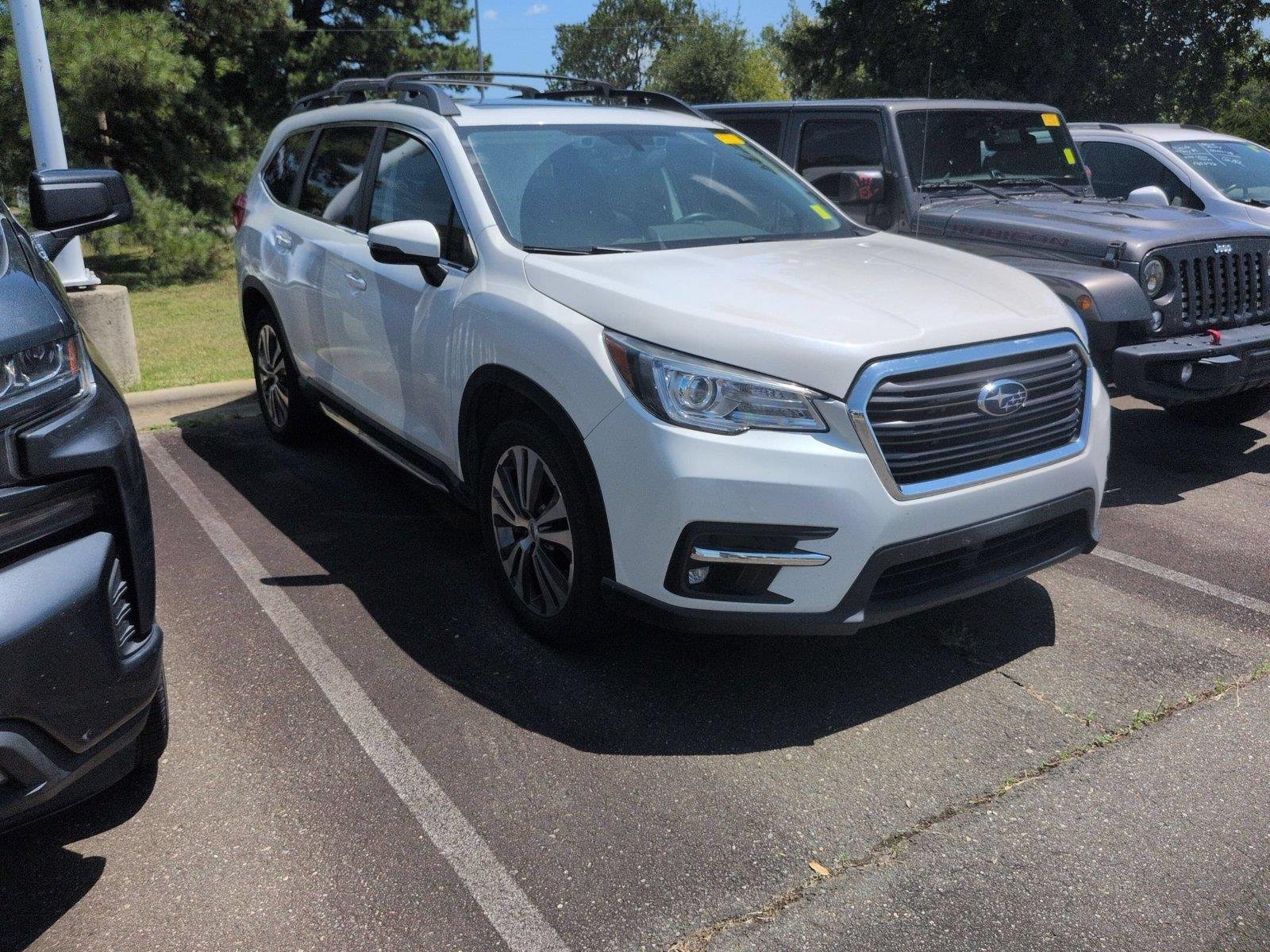 Used 2020 Crystal White Pearl Subaru Limited image 2