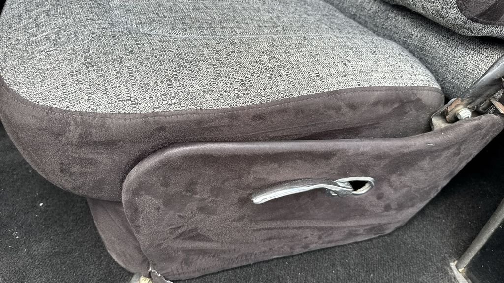 2022 Chrysler Voyager LX - Photo 40