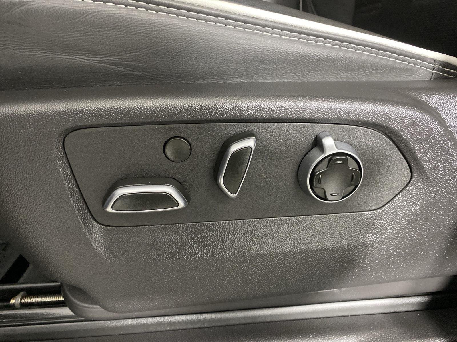 Used 2025 Onyx Black GMC AT4X image 11