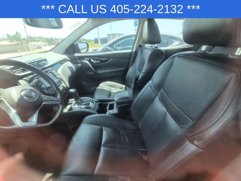 Used 2022  Nissan SL image 20