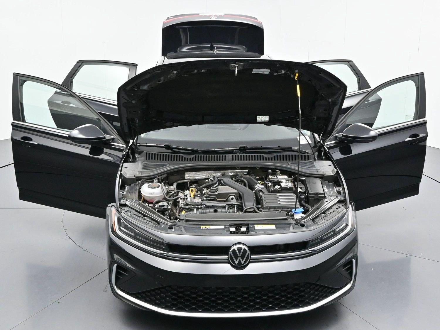 Used 2025 Deep Black Pearl Volkswagen SE image 43