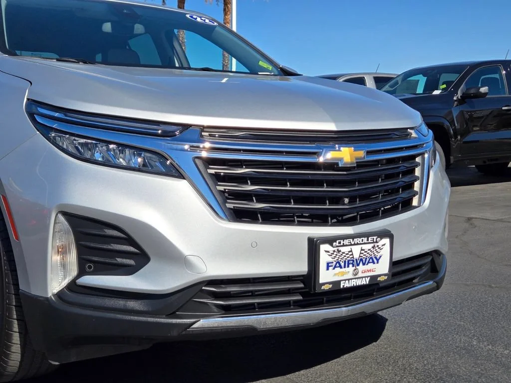 Used 2022 Silver Ice Metallic Chevrolet LT image 8