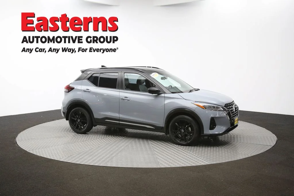 Used 2023 Gray Nissan SR image 46