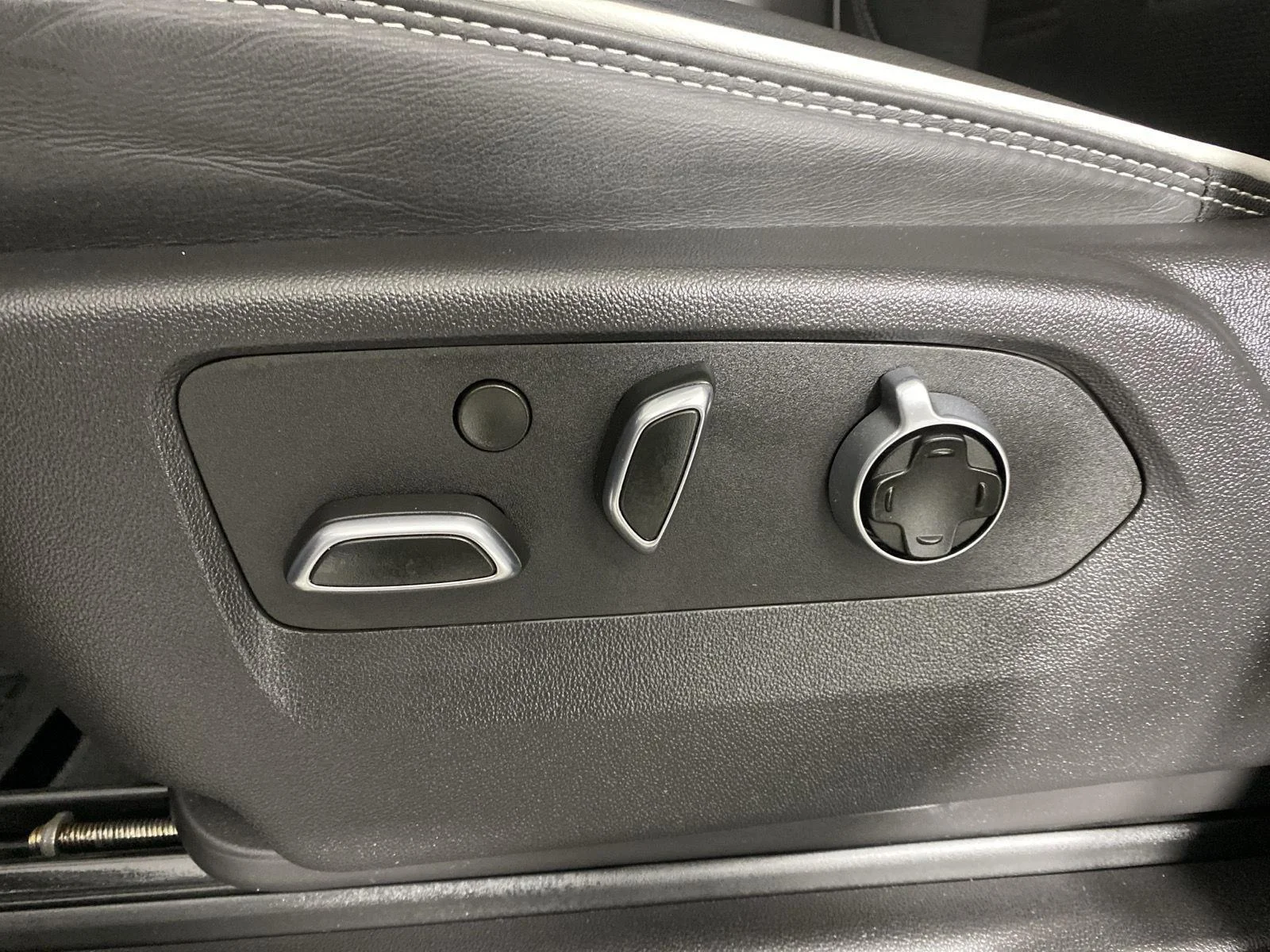 Used 2025 Onyx Black GMC AT4X image 11
