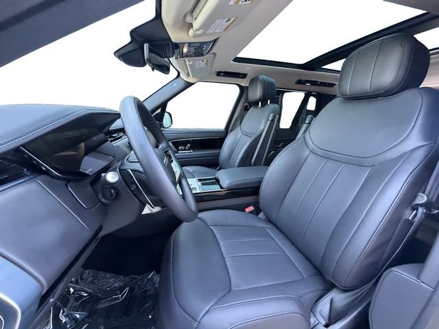 Used 2025 White Land Rover SE image 10