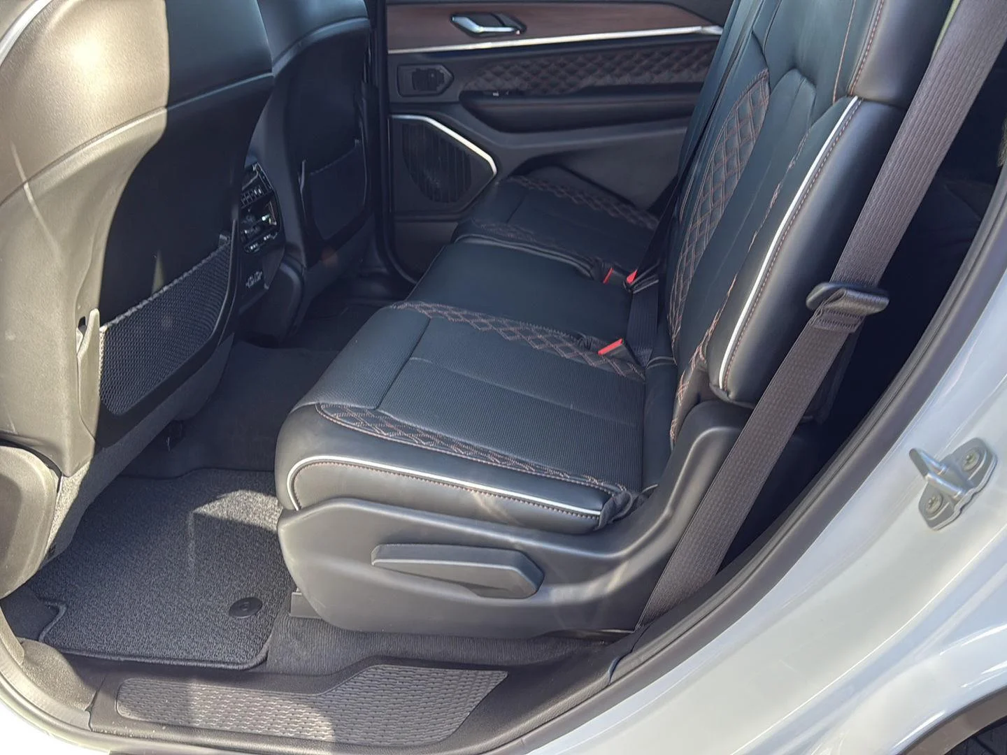New 2025 Bright White Clearcoat Jeep Summit image 10