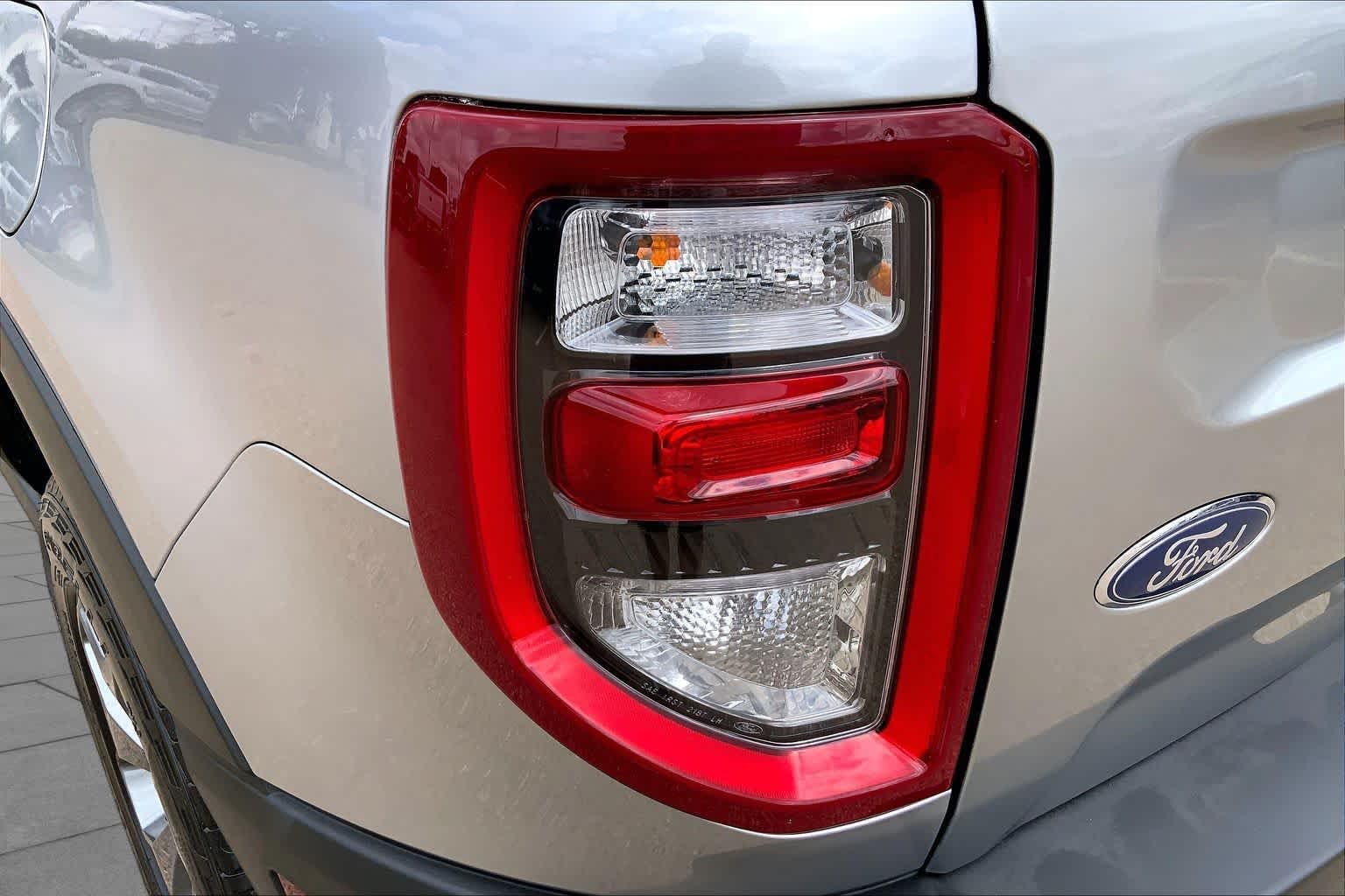 Used 2021 Iconic Silver Metallic Ford Badlands image 29