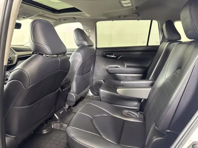 Used 2023 Pearl Toyota XLE image 12