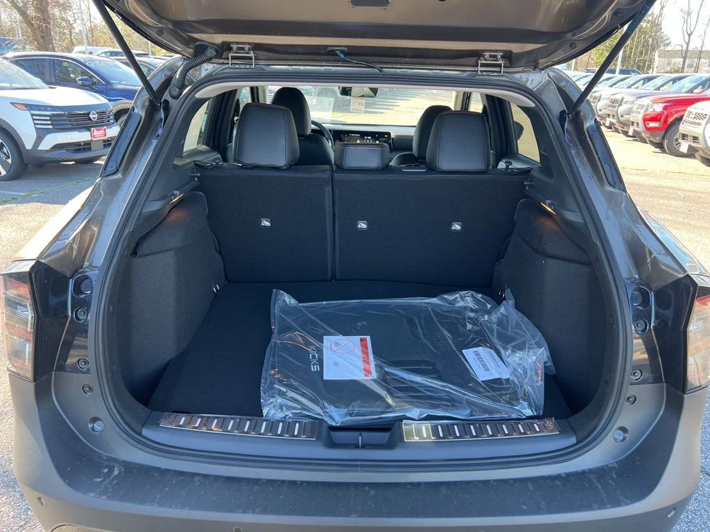New 2025 Canyon Bronze Metallic Nissan SR image 15