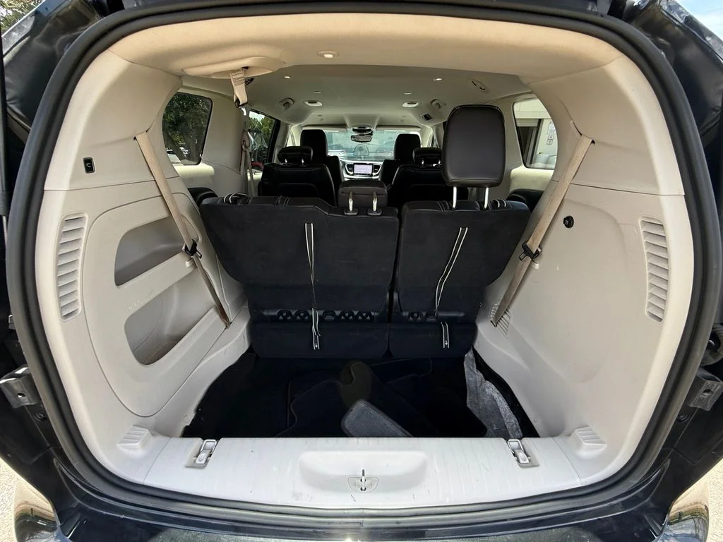 Used 2023 Black Chrysler Touring L image 19