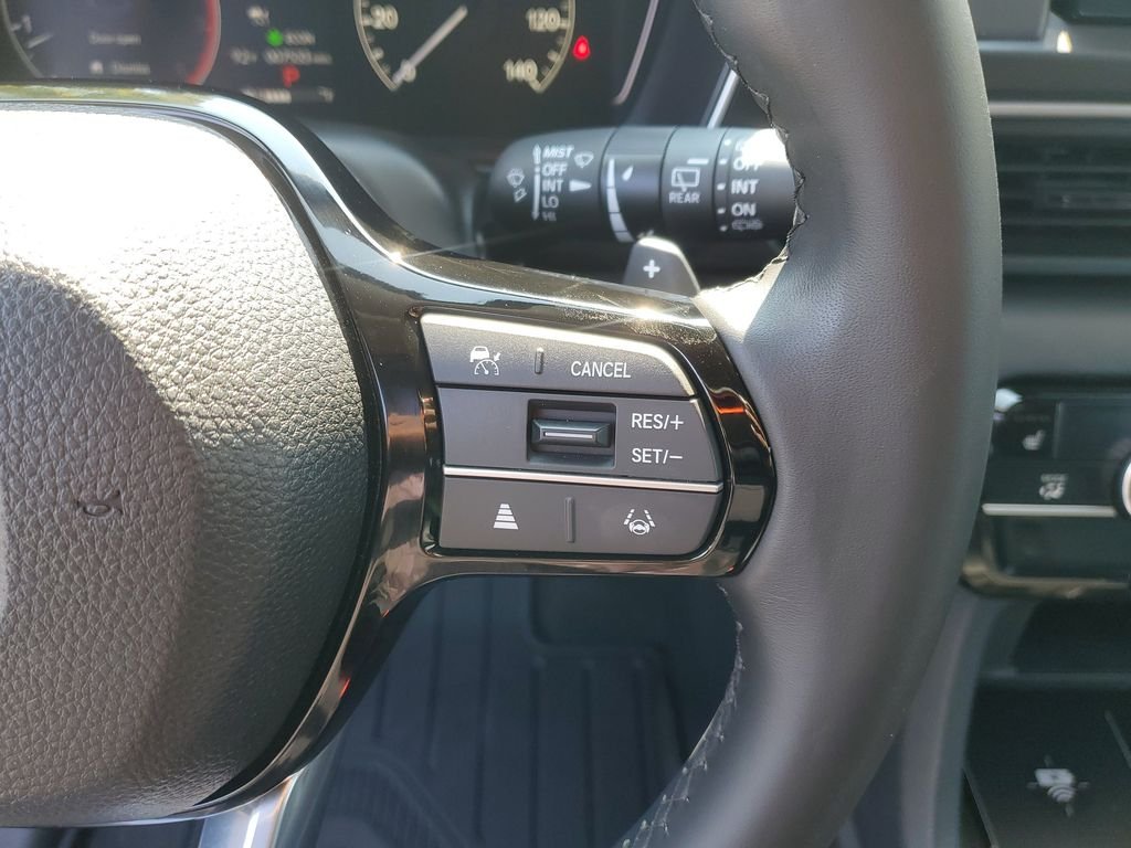 Used 2025 WHITE Honda EX-L image 24