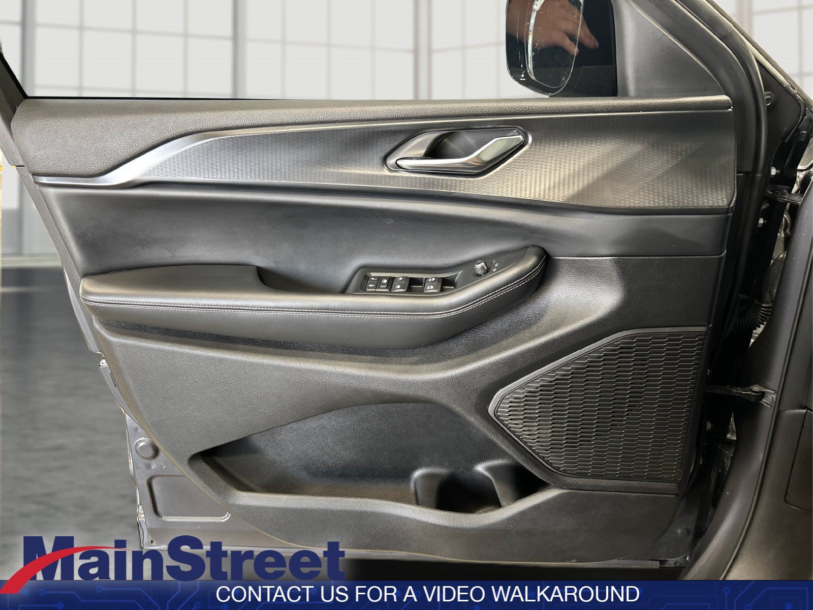 Used 2024 Baltic Gray Metallic Clearcoat Jeep Altitude image 19
