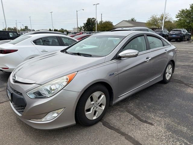 Used 2012 Hyundai Sonata Hybrid Base with VIN KMHEC4A47CA027809 for sale in Bloomington, IL