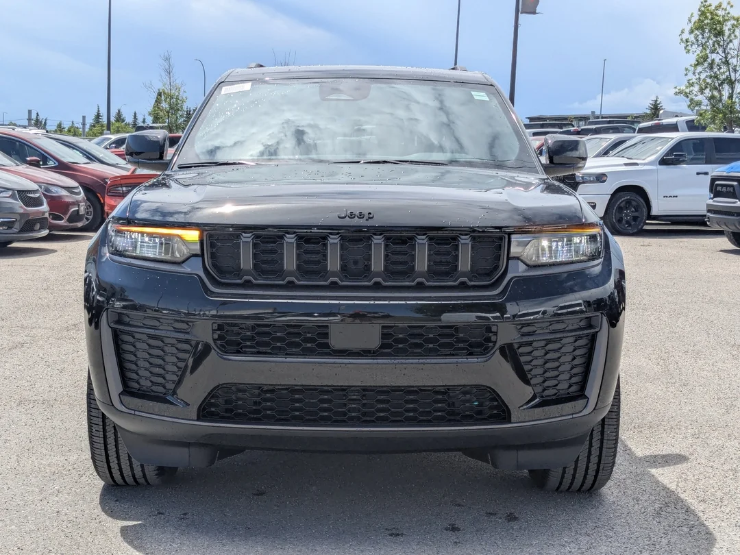 New 2026 Black Jeep Altitude - - 4x4 - 20 Gloss Black Wheels - Remote Start - Capri Leatherette & More! image 3