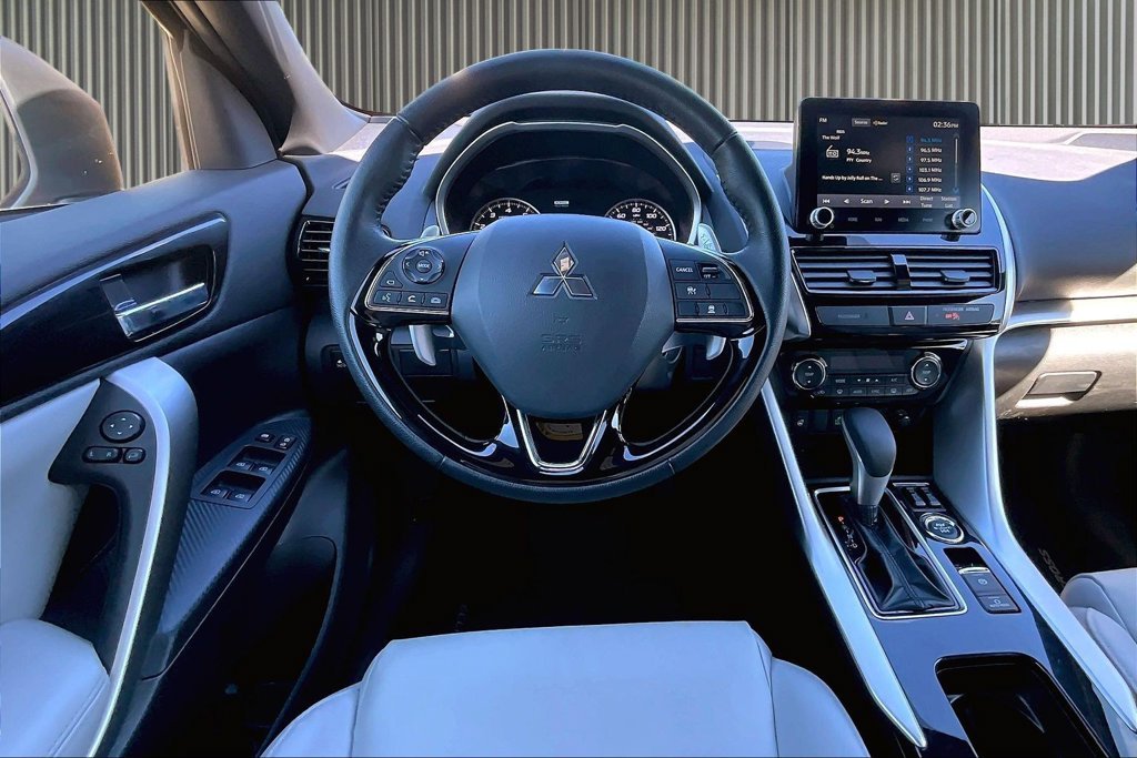 Used 2025 Gray Mitsubishi  image 8
