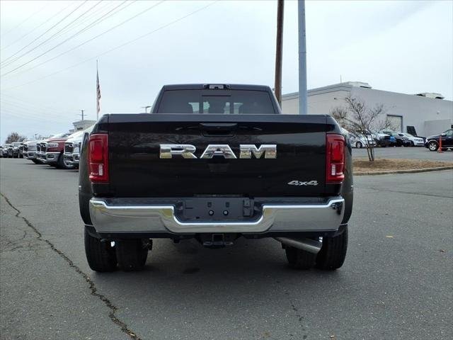 New 2026 Diamond Black Crystal Pearl-Coat Exterior Paint RAM TRADESMAN image 19