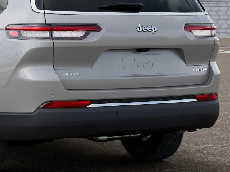 New 2026 Silver Zynith Exterior Paint Jeep Laredo X image 13