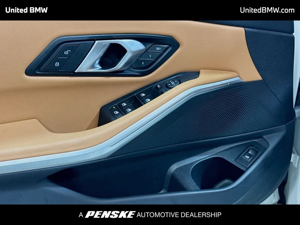 2024 BMW 3 Series 330i - Photo 3