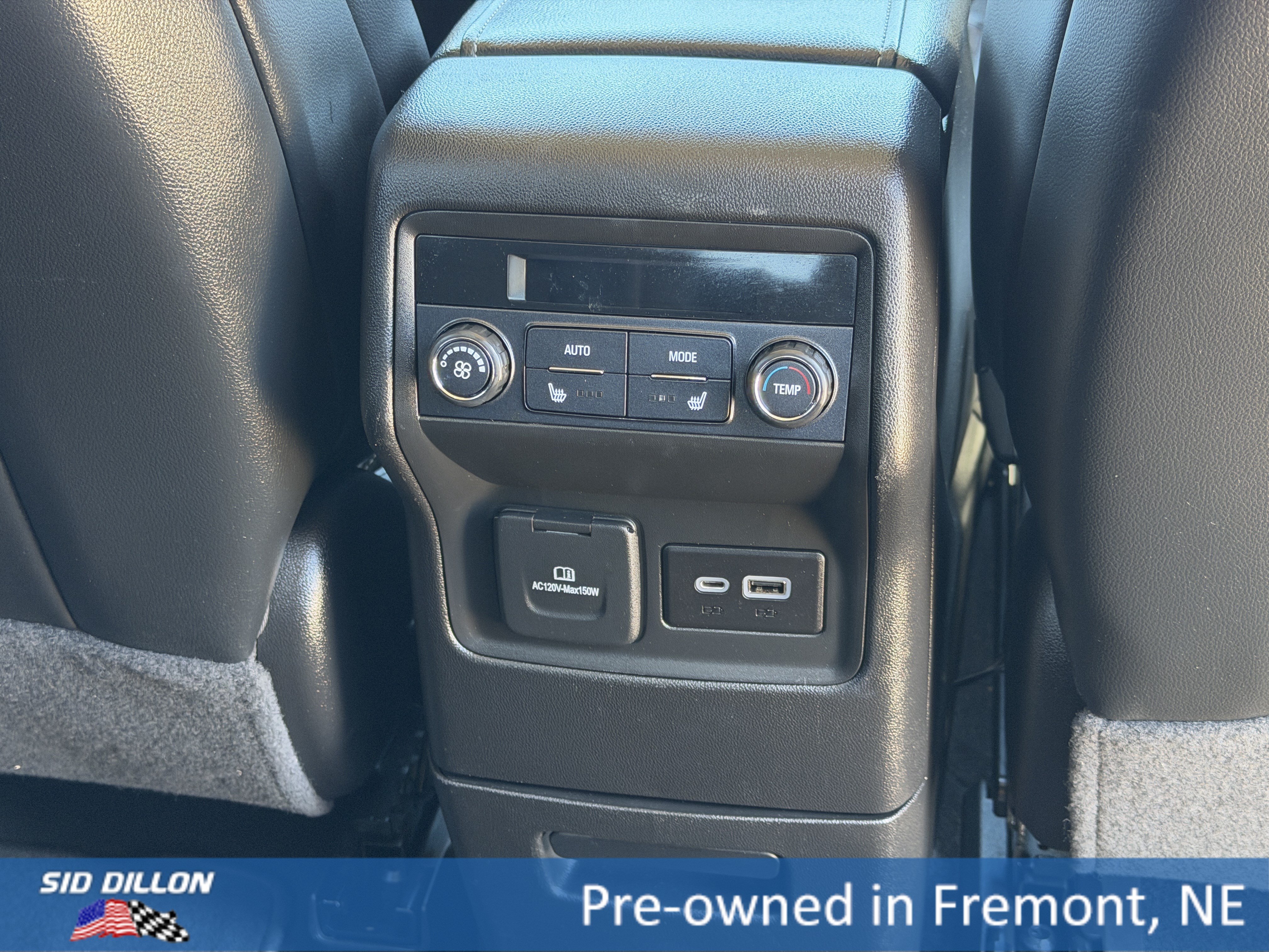 Used 2022 Ebony Twilight Metallic GMC Denali image 19