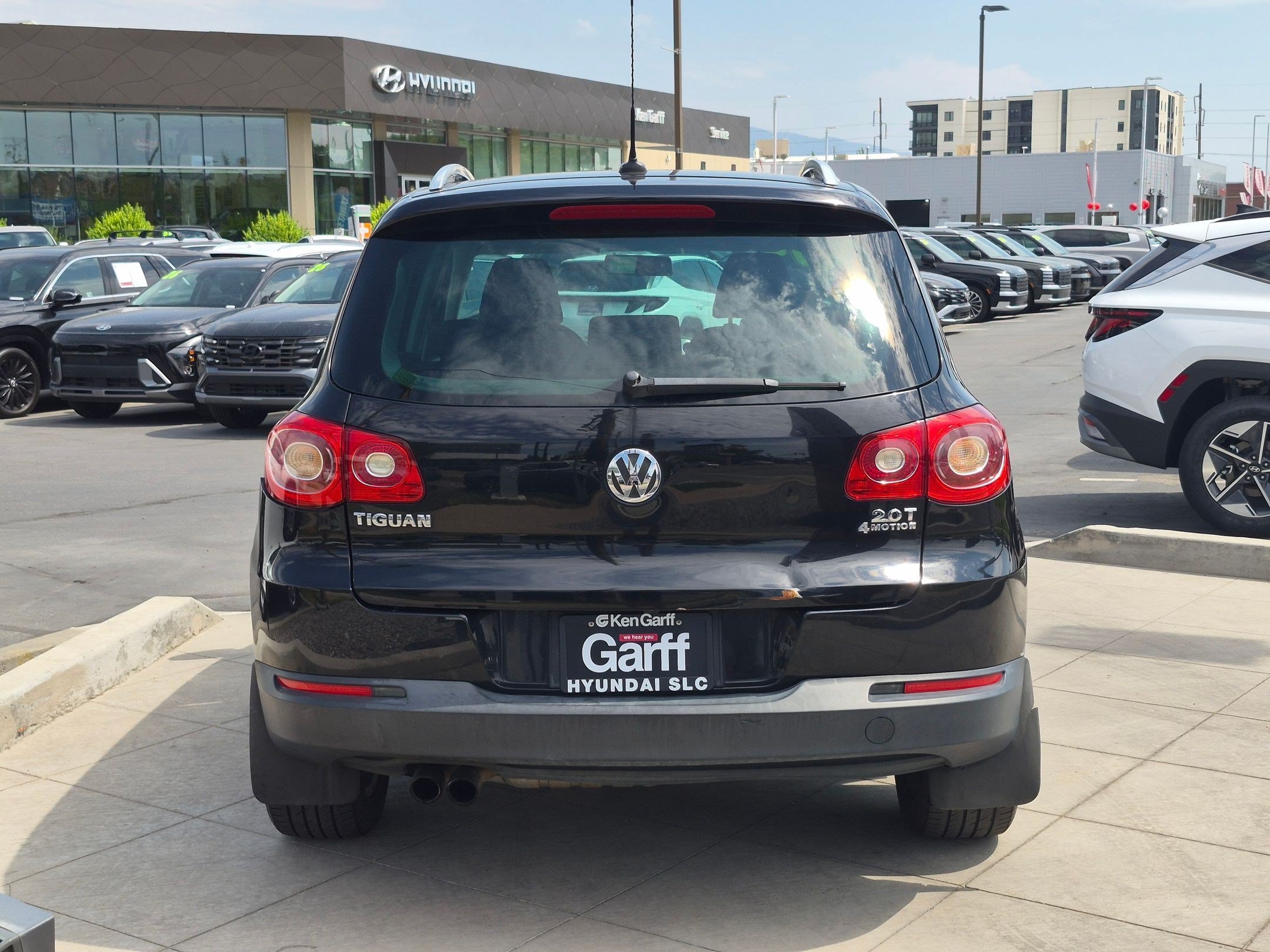 Used 2009 Black Volkswagen SE image 5