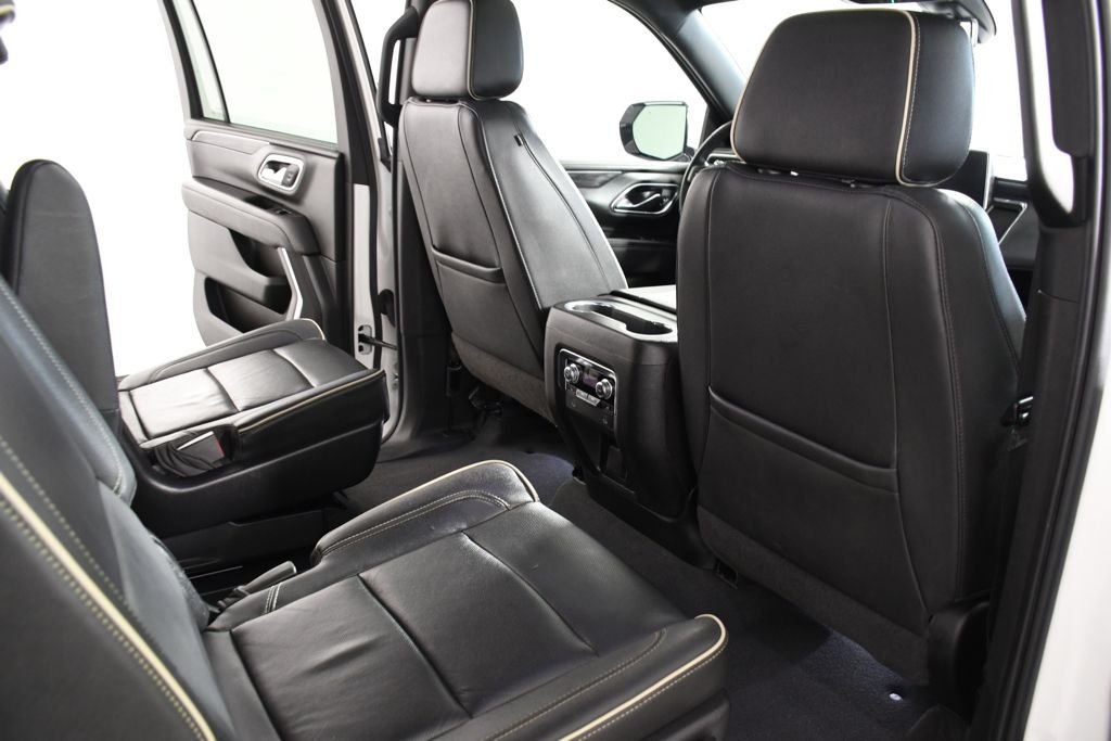 Used 2022 White Frost Tricoat GMC SLT image 22